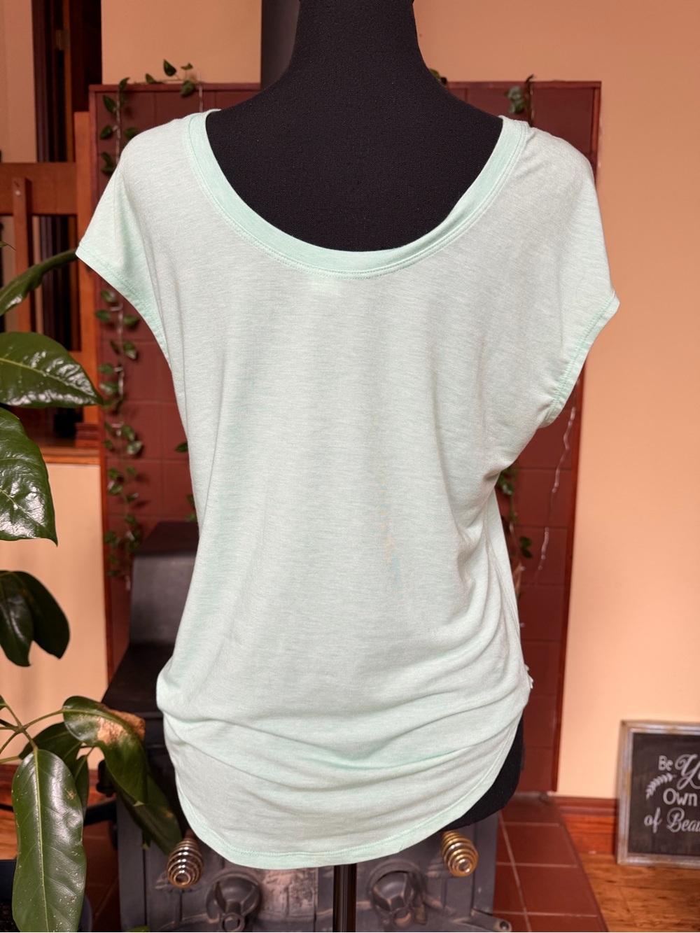 #329- Woman’s Patagonia Twist Top Mint Green Short Sleeve Women's Tee - Picture 6 of 9
